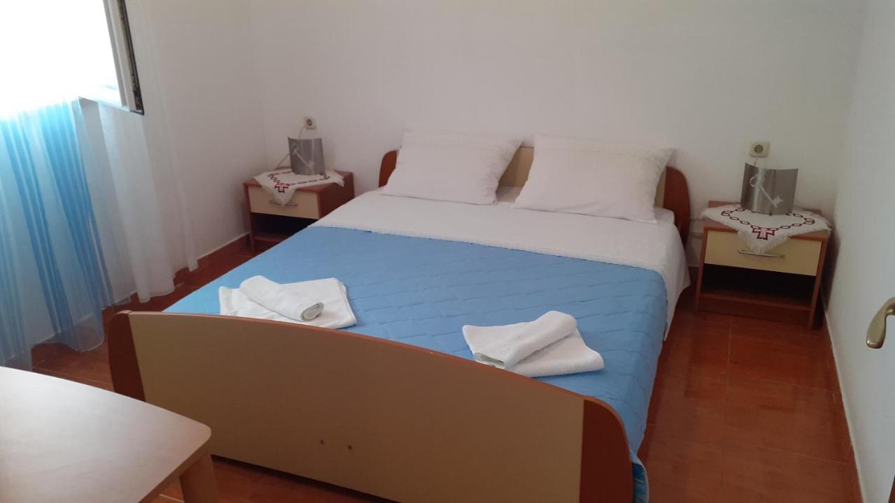 Apartments Slavica Bol Buitenkant foto