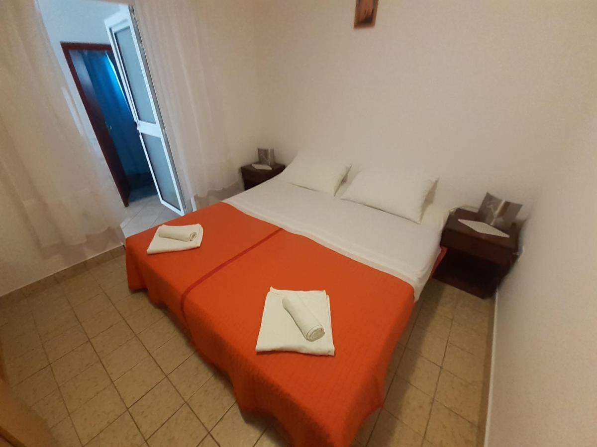 Apartments Slavica Bol Buitenkant foto