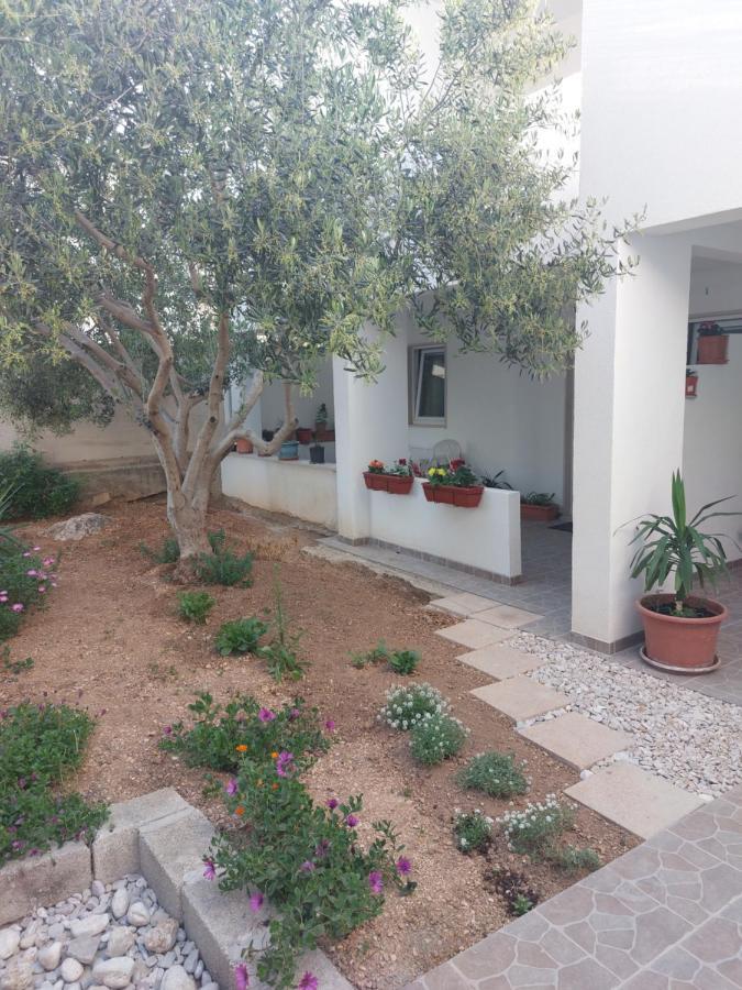 Apartments Slavica Bol Buitenkant foto